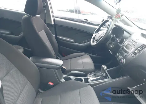 2018 Kia Forte Lx z USA, uszkodzony, nr VIN 3KPFK4A76JE190712